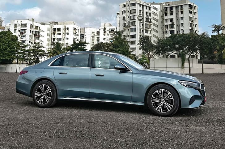 Mercedes-Benz E220d side static Mercedes-Benz E220d side static