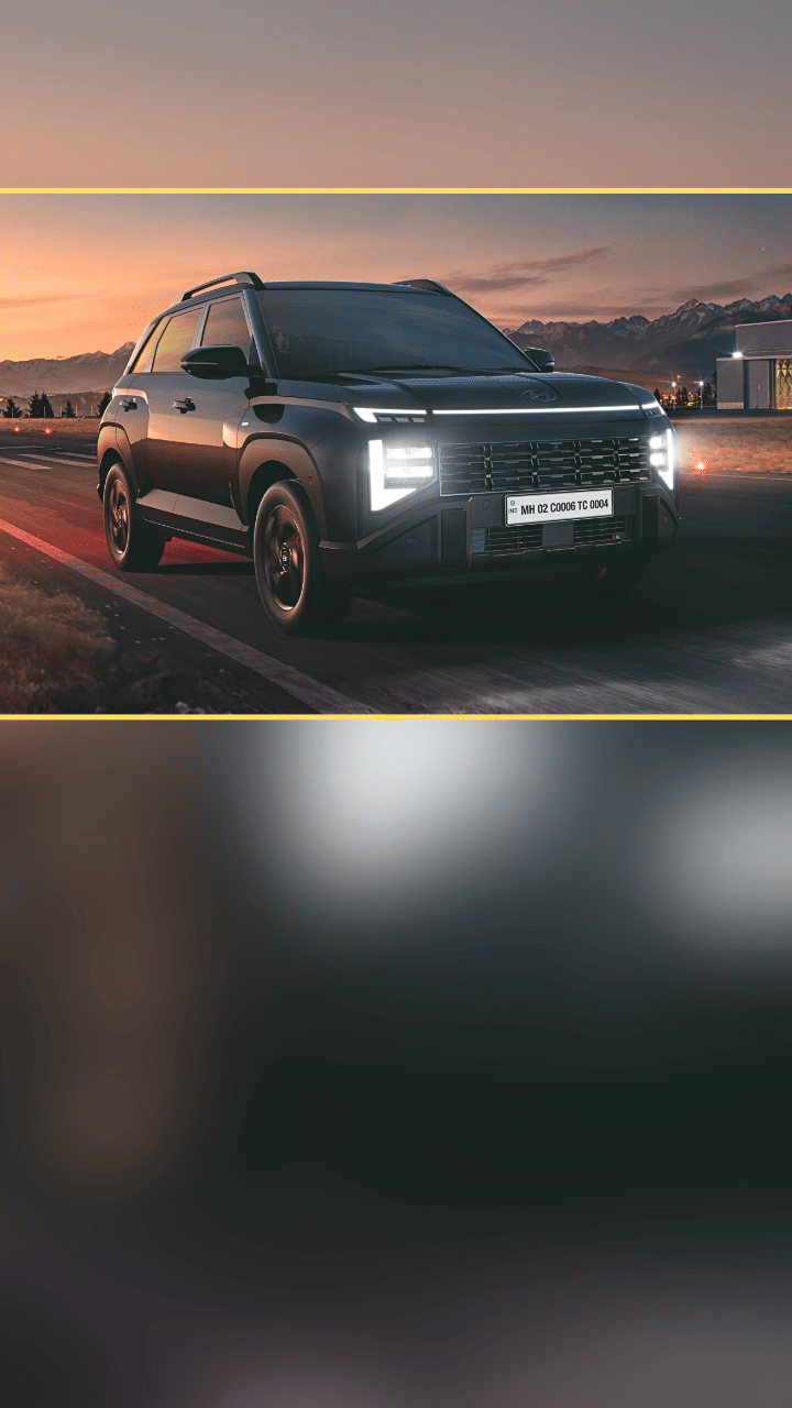 Hyundai Venue Knight Edition front quarter