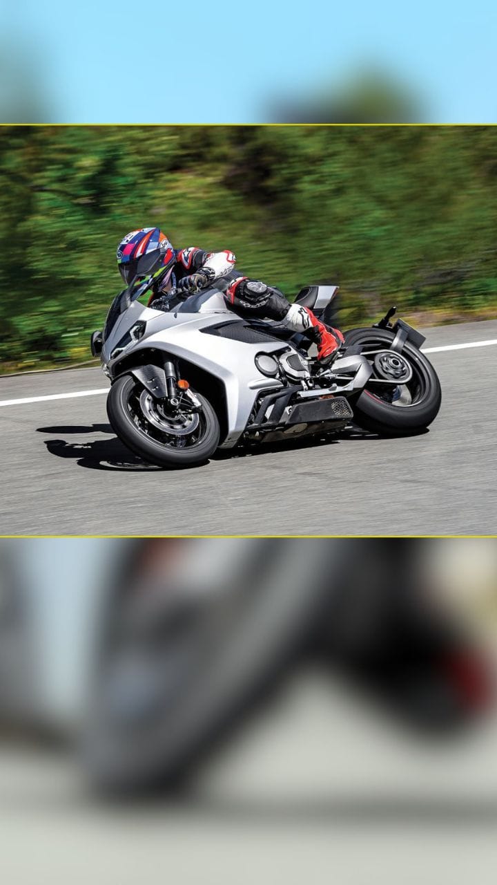Norton Manx R cornering shot